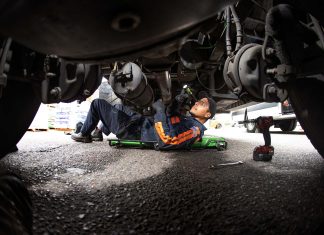Comprehensive Trailer and Truck Service: Keeping Your Fleet on the Road